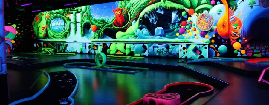 Schwarzlicht-Minigolf für 2 Personen – Schwarzlicht-Insel Berlin