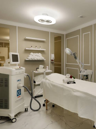 Wellnessmassage &amp; Mikrodermabrasion oder Korean Lashlift