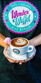 2 Wonderwaffeln mit Heißgetränken