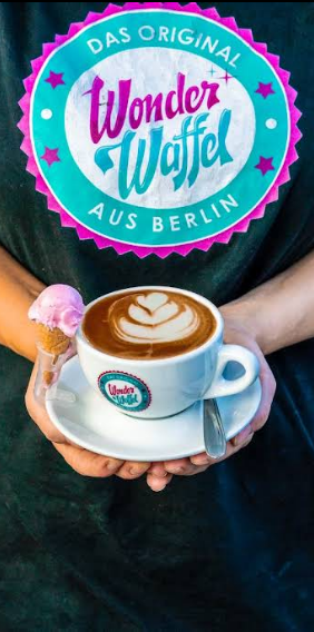 2 Wonderwaffeln mit Heißgetränken