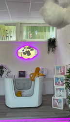 Baby Spa Floating mit Massage