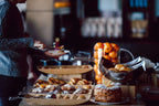 Kontinentales Frühstücksbuffet im ISM Dortmund Foodspot mit frischem Gebäck, Obst und Kuchen