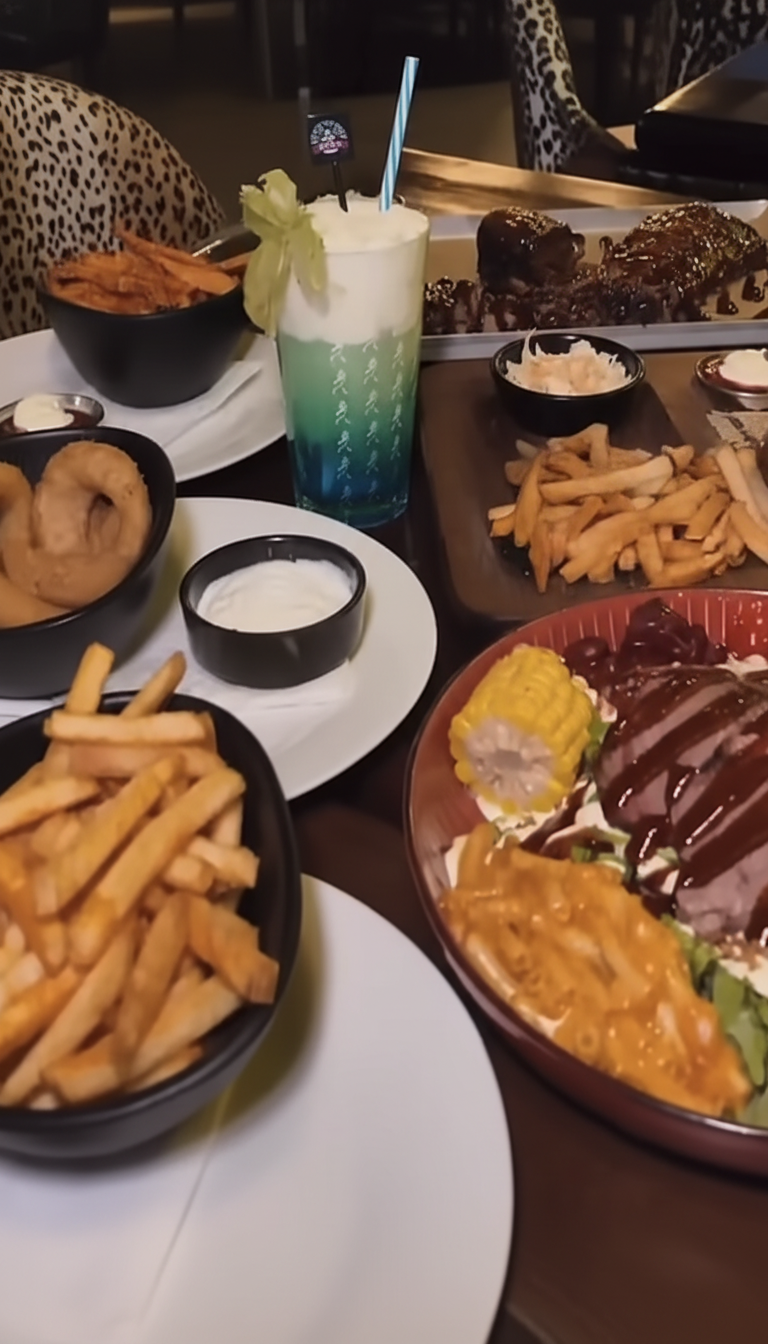 Pastrami Burger, Sandwich &amp; Bowl