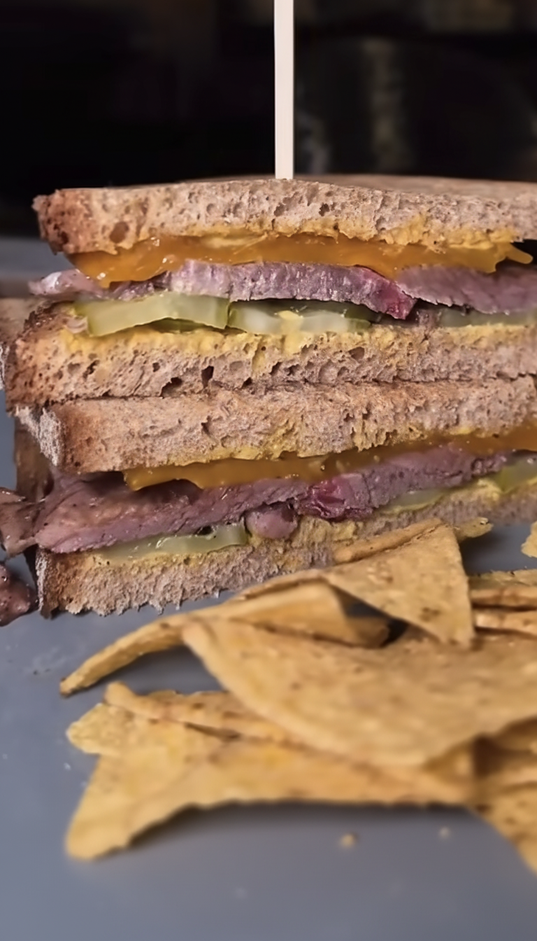 Pastrami Burger, Sandwich &amp; Bowl