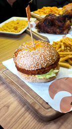 Crispy Baguette oder Chicken Burger Menü für 2 Personen