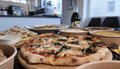 Pizza mit Dip &amp; Tiramisu für 2 Personen