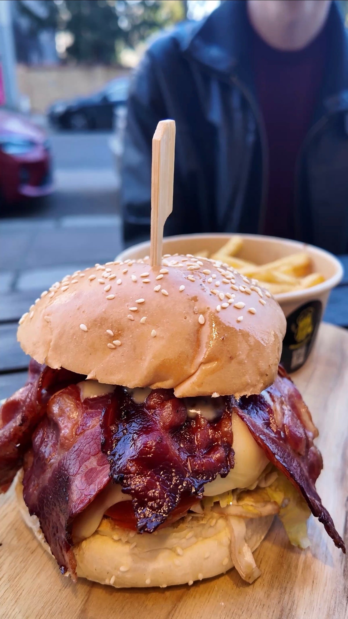 Burger &amp; Pommes für 2 Personen