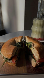 Bagel &amp; Iced Latte für 2 Personen