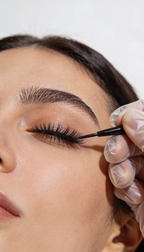 Wimpernlifting mit Färben
