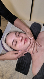 Gesichtsreinigung &amp; Rückenbehandlung