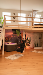 Modernes Day Spa Ambiente mit Whirlpool und Ruhebereich bei Secret Wellness in Ahlen