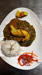 Ayurvedisches Beispielgericht mit Curry, Reis und Gemüse im Namaste Nepal in Wiesbaden