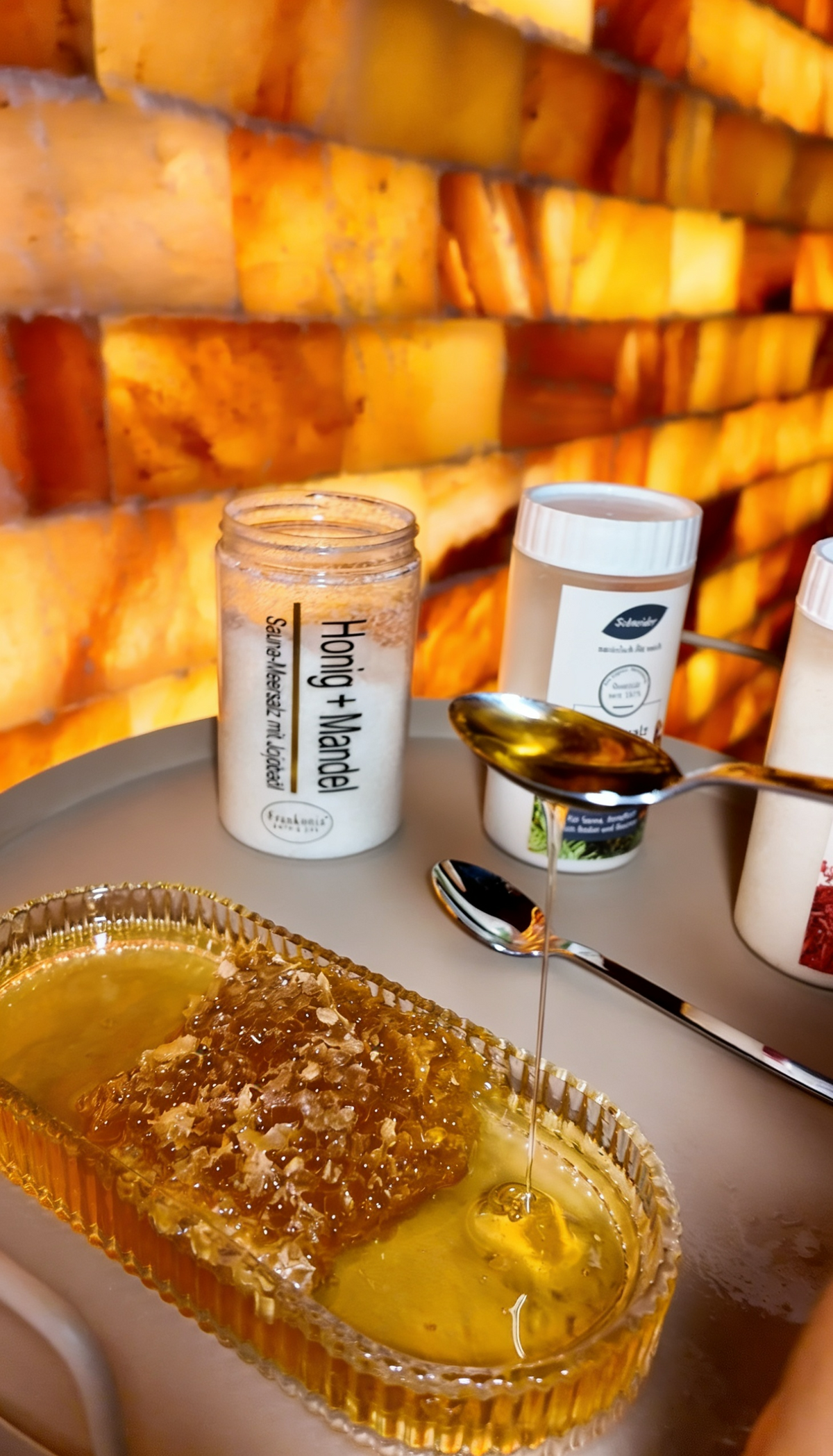 Honig Salz Peeling im Private Spa Deluxe des Westenbad Langen – Wellnesspflege mit Peeling, Pflegeprodukten und entspannter Spa Atmosphäre