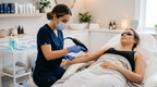 Laser Haarentfernung bei Ricci Hair & Beauty Düsseldorf – professionelle Behandlung zur dauerhaften Haarreduktion an den Beinen