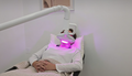 Zahnaufhellung bei Beve Beauty Hanau – kosmetisches Zahnbleaching mit LED Licht zur Aufhellung der Zähne für ein strahlenderes Lächeln