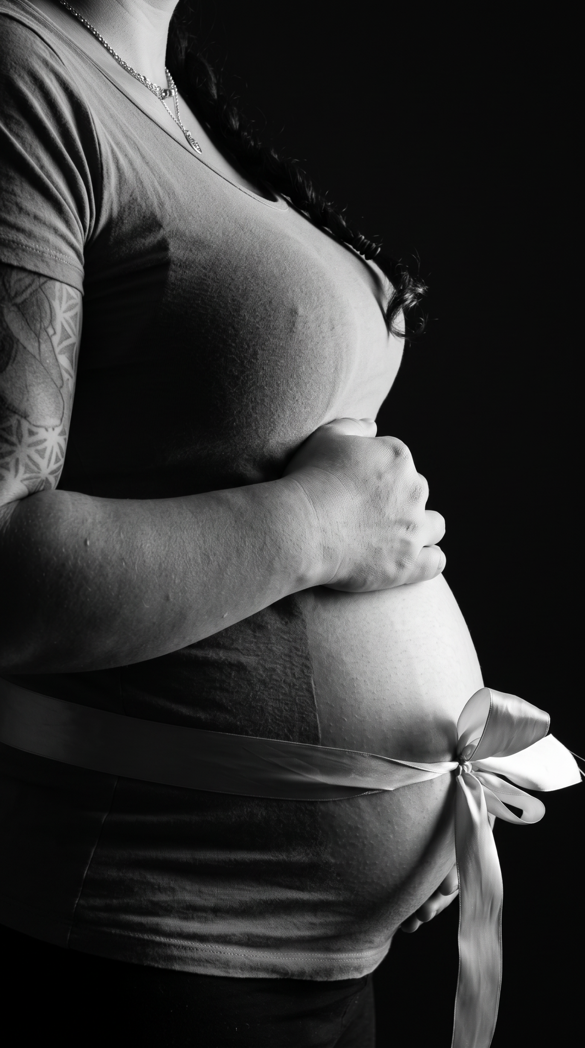 Babybauch Shooting mit Ausdruck
