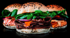 Fusion Burger mit zartem Fleisch, Rucola und scharfer Sauce bei Fave Fusion Düsseldorf