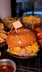 Saftiger Cheeseburger mit Beilagen im Chickenhood Datteln