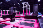 Trampolinhalle mit Hindernisparcours im Hi-Fly Hilden