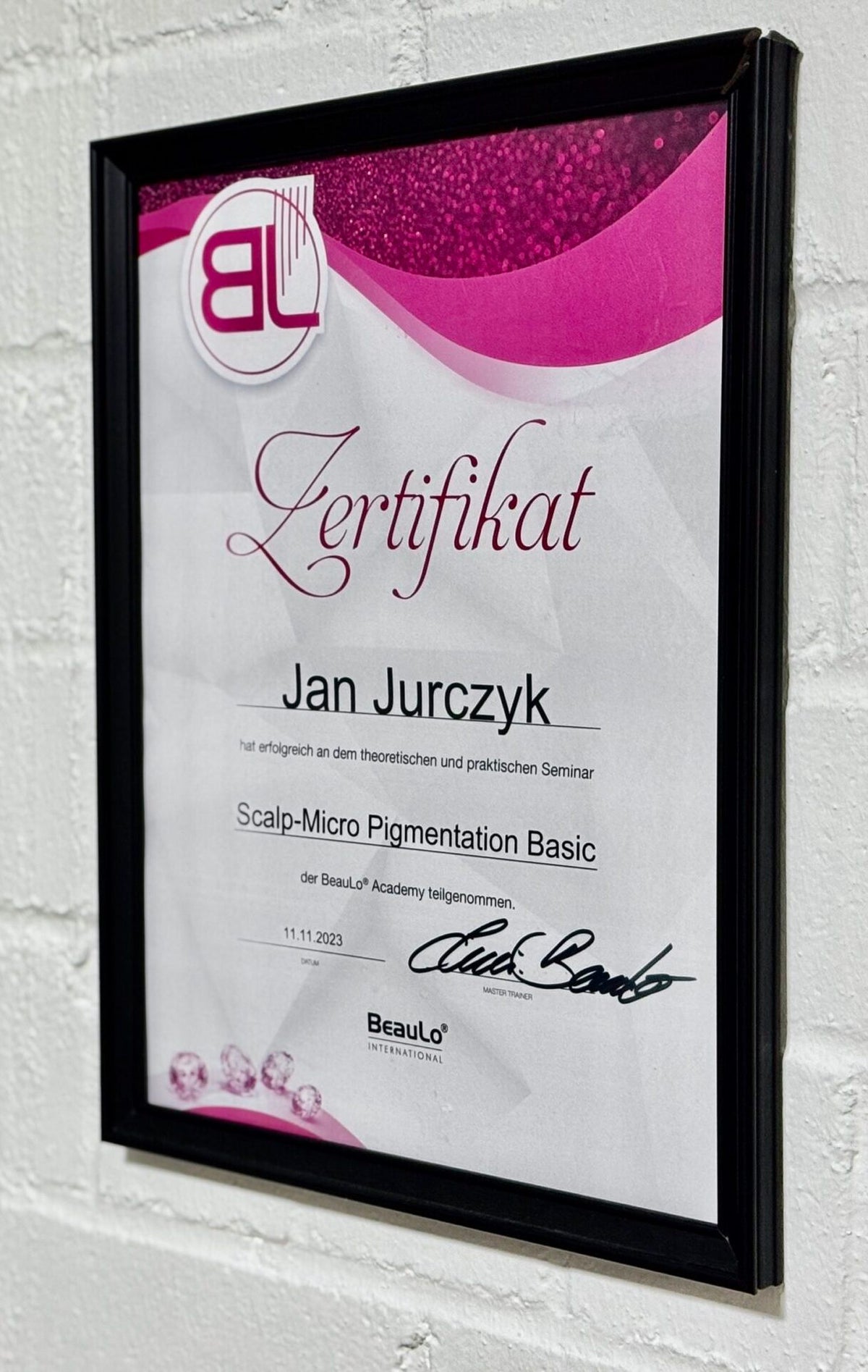 Zertifikat von Jan Jurczyk für Scalp Micro Pigmentation im SMP Vato Essen