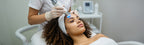Gesichtsbehandlung mit Diamant-Mikrodermabrasion und Thermo Maske