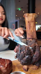 1,6 kg Beefhammer mit 4 Beilagen nach Wahl