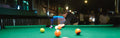 Billiard mit 2 Cocktails und Nachos