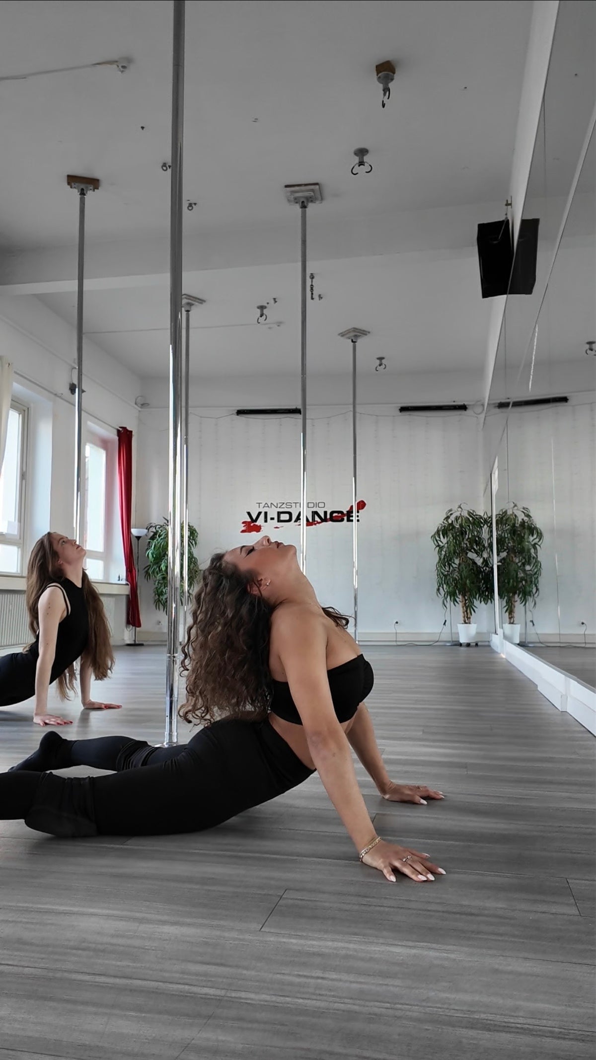 50-minütiger Stretching oder Poledance Schnupperkurs