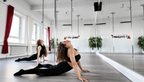 50-minütiger Stretching oder Poledance Schnupperkurs
