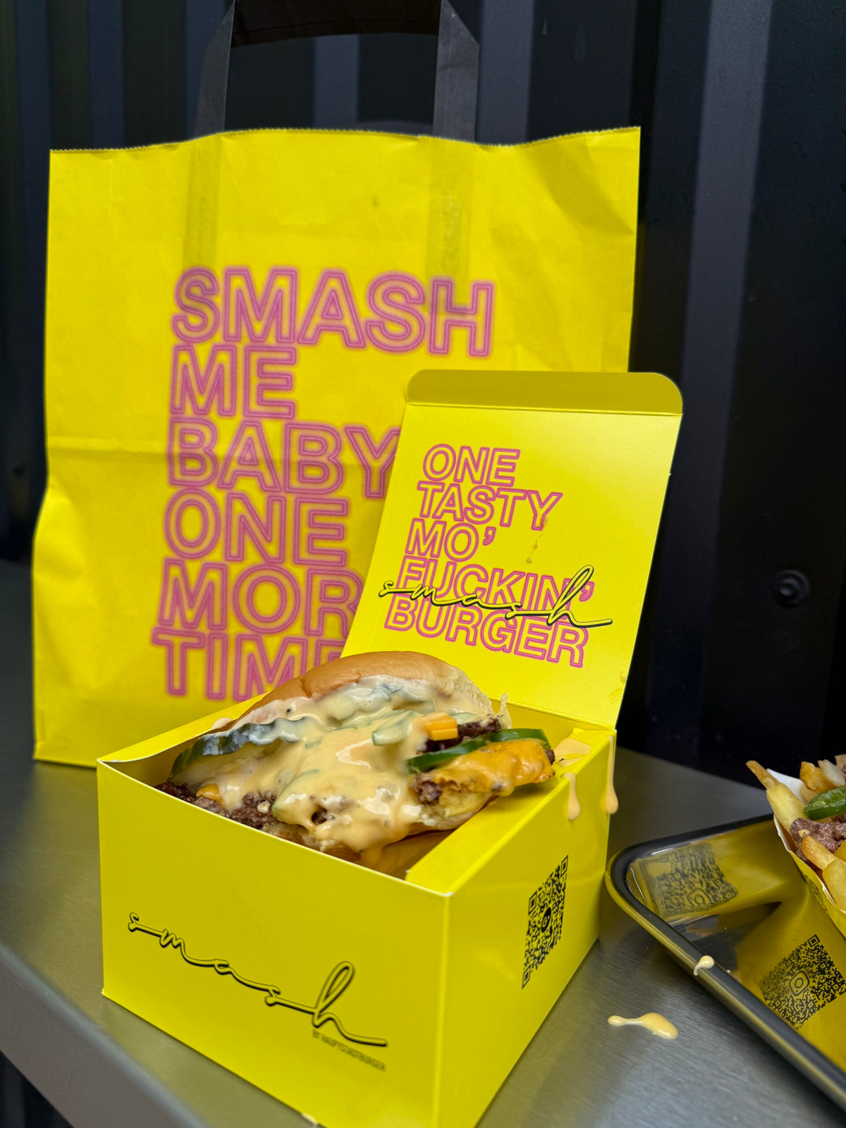 Cheesy Smashburger Menü
