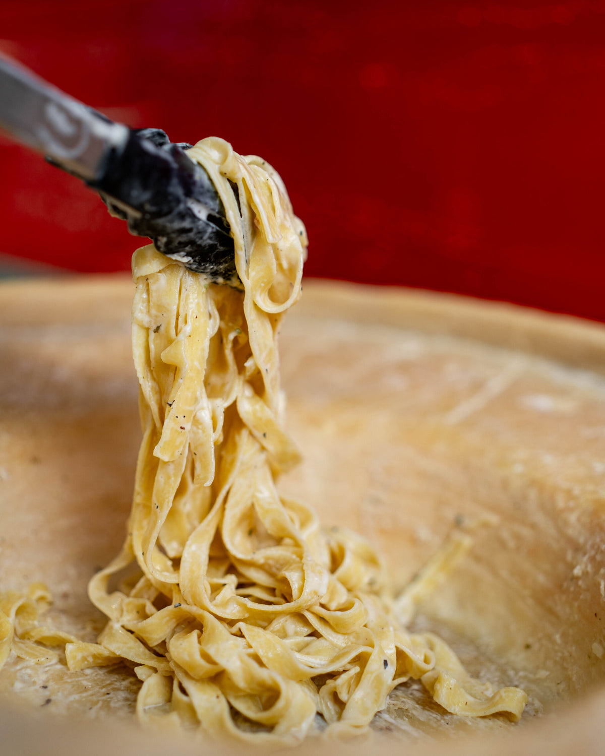 Handmade Pasta im Käselaib &amp; Getränk für 2 Personen
