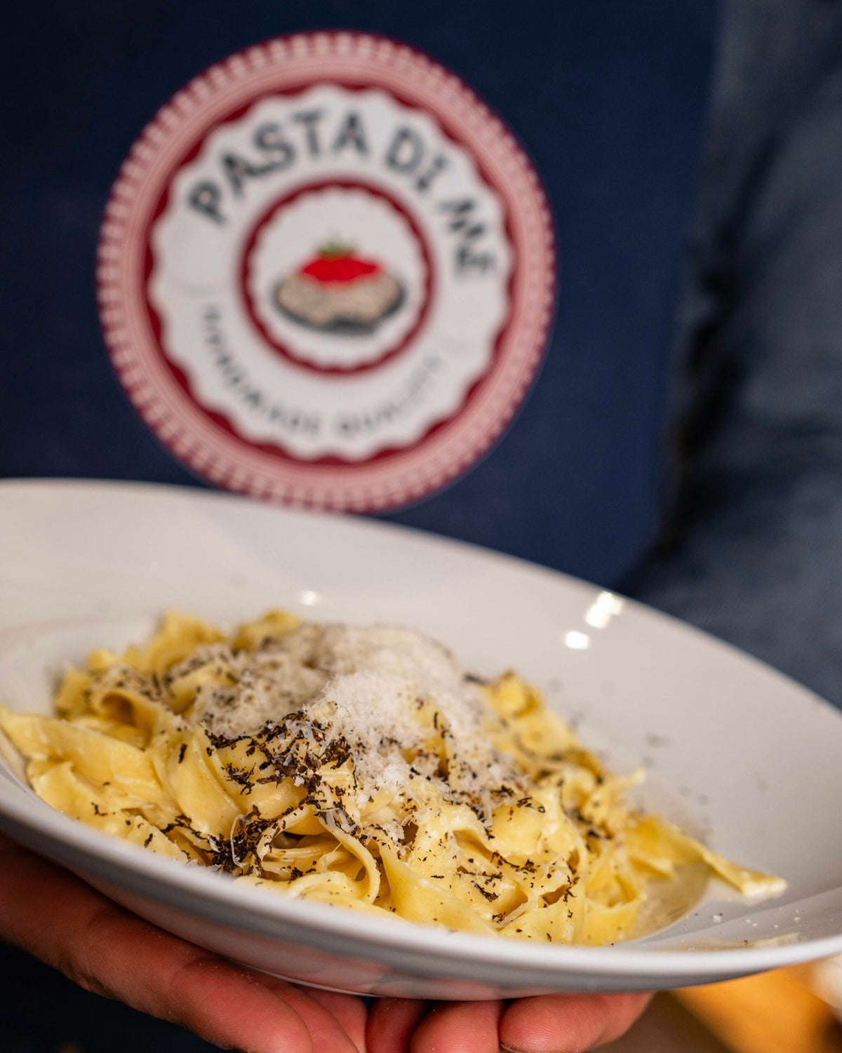 Handmade Pasta im Käselaib &amp; Getränk für 2 Personen