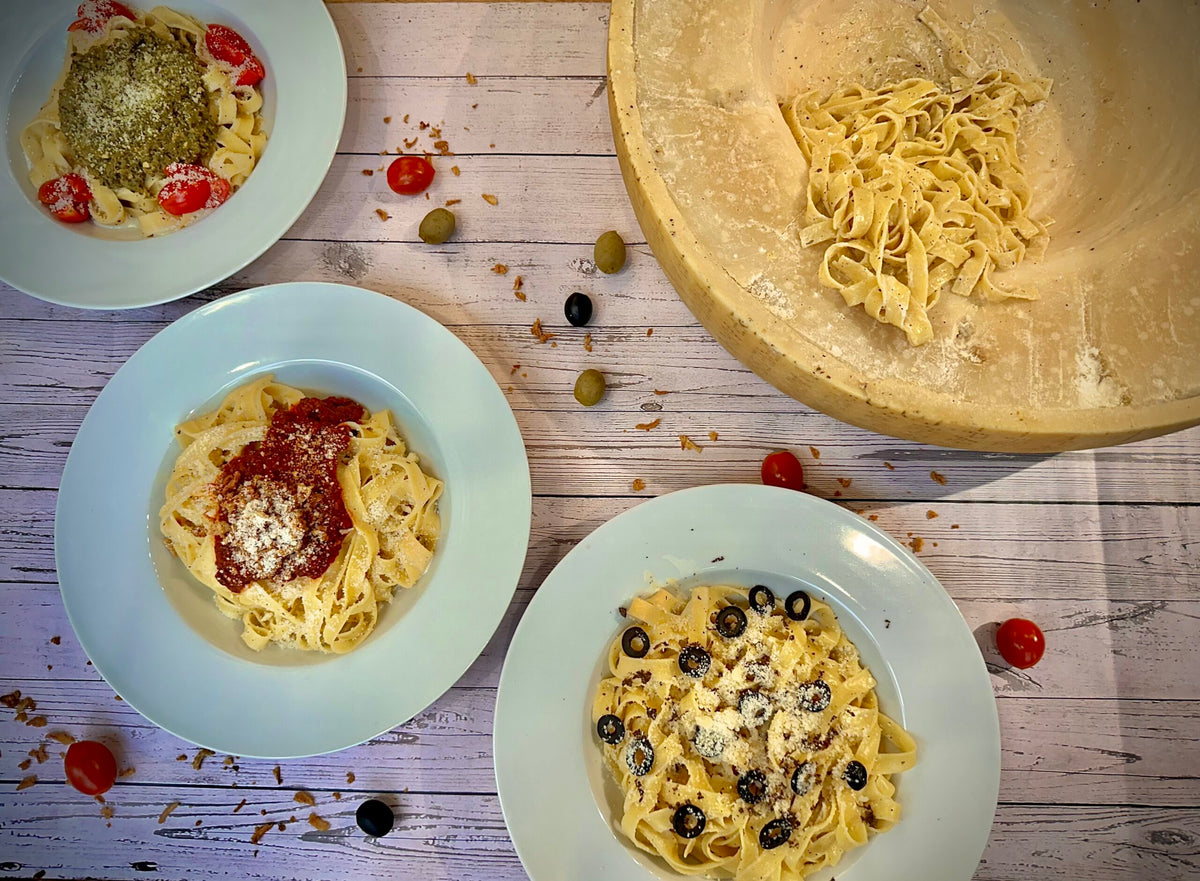 Handmade Pasta im Käselaib &amp; Getränk für 2 Personen