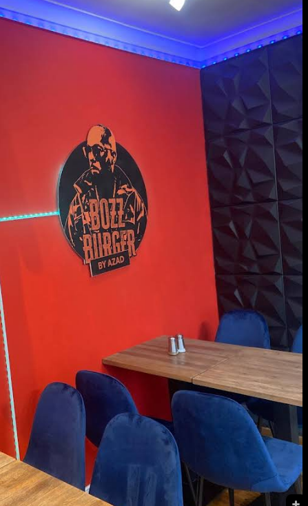 2 Burger mit Beilagen &amp; Dips
