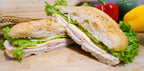 Club Sandwich &amp; Eistee für 2 Personen
