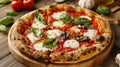 Neapolitanische Pizza Margherita mit geschmolzenem Mozzarella und frischem Basilikum