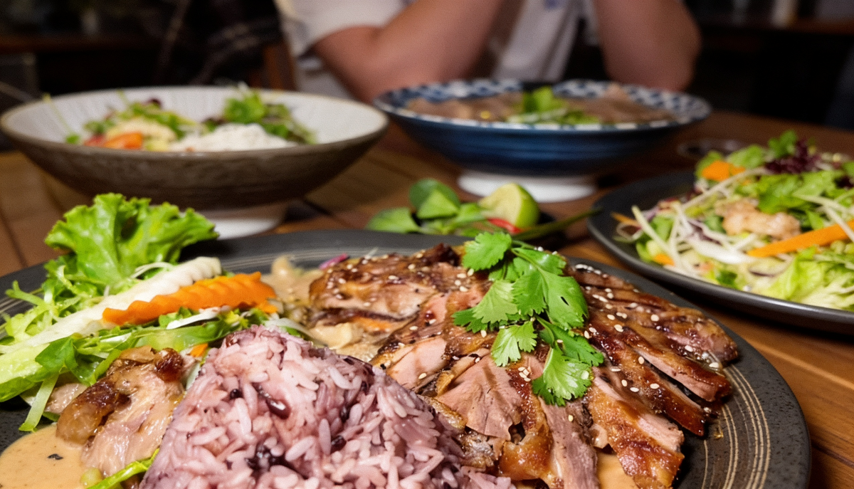 2 Wok Gerichte &amp; hausgemachte Drinks nach Wahl