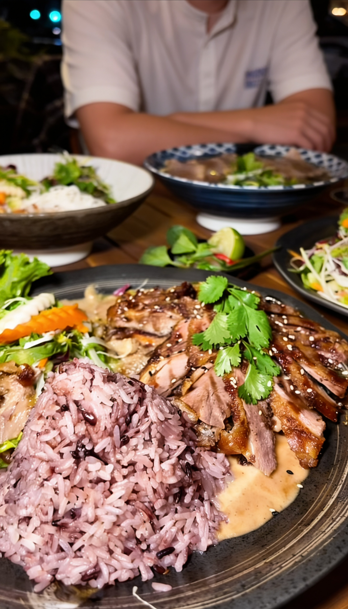 2 Wok Gerichte &amp; hausgemachte Drinks nach Wahl