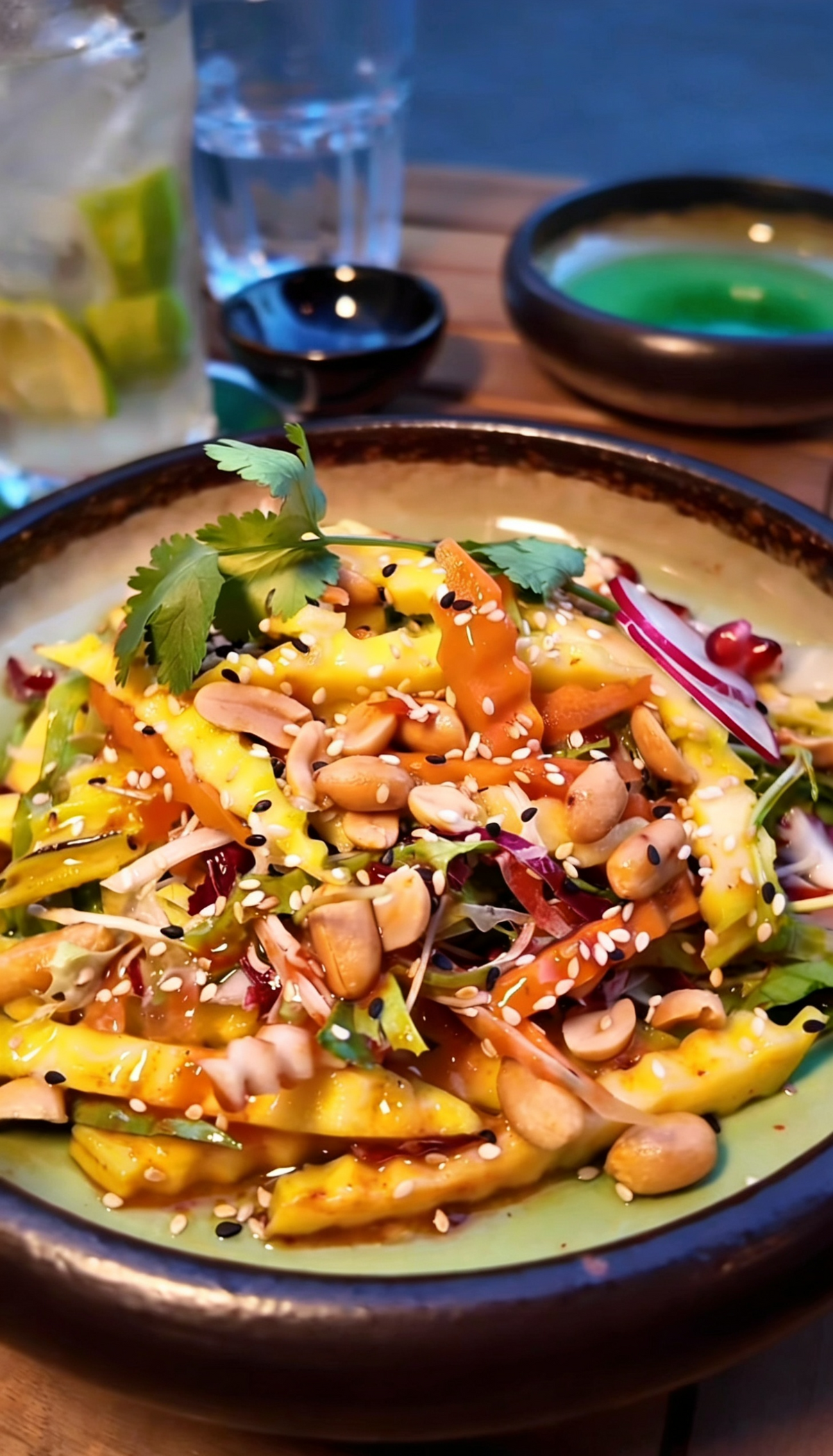 2 Wok Gerichte &amp; hausgemachte Drinks nach Wahl